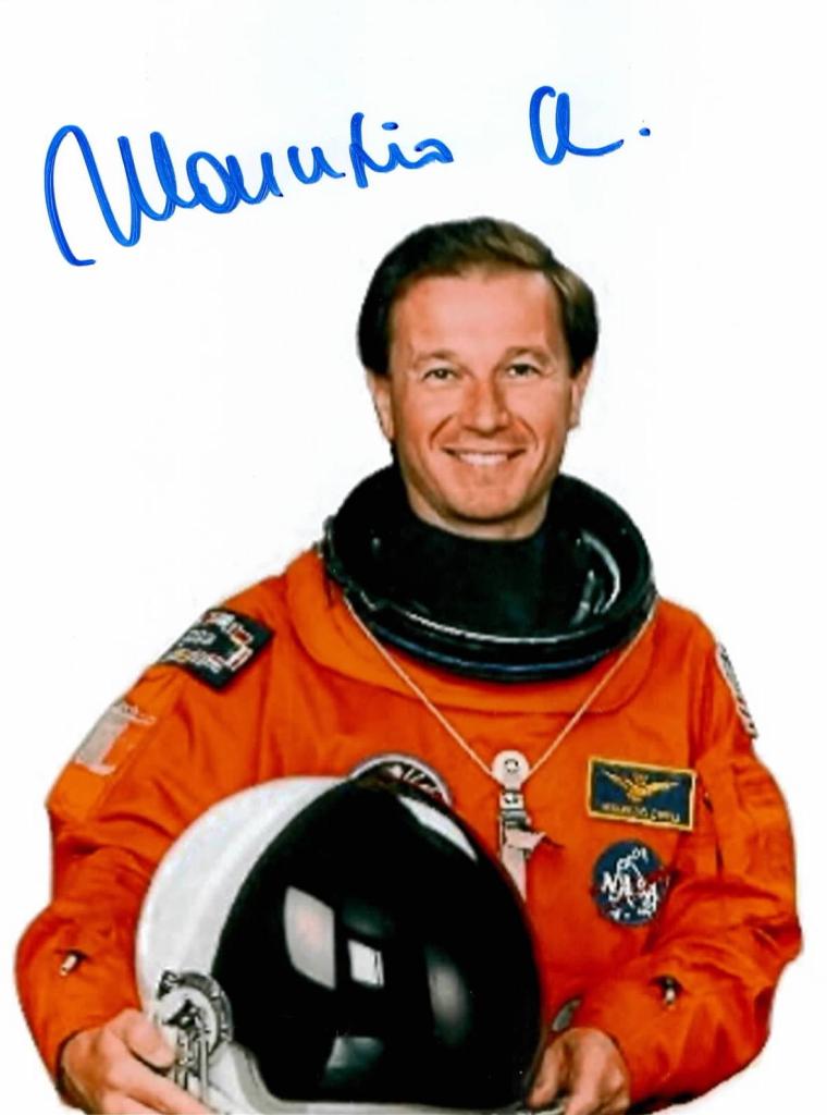 Autografo di Maurizio Cheli Astronauta Fotografia 